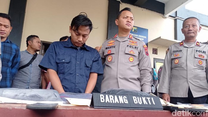 Kapolres Sukoharjo AKBP Wahyu Nugroho Setyawan saat konfrensi pers di Mapolsek Grogol, Jumat (7/4/2023).