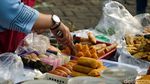 Berburu Takjil Buka Puasa di Pasar Santa Jakarta