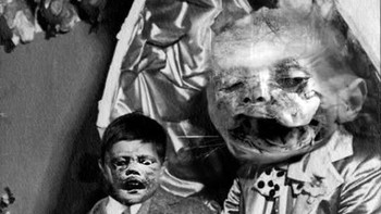 Foto boneka ventriloquist yang menyeramkan ini sangat menyeramkan. Tidak ada yang benar-benar yakin apakah ini nyata atau hanya sesuatu dari set film horor. Foto: Onedio