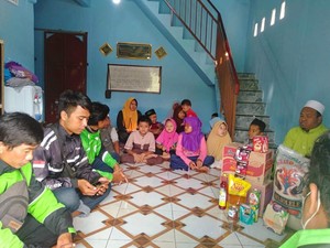 Ratusan Komunitas Mitra Driver Gojek Se-Indonesia Kompak Gelar Baksos