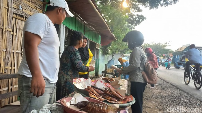 Ikan asap khas Paiton, Probolinggo yang menggugah selera