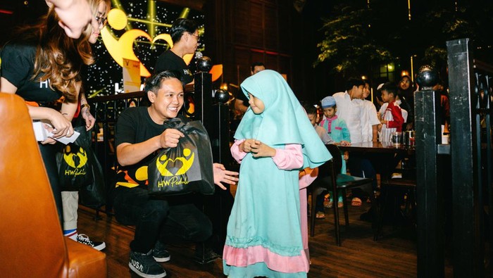 Dibalik Ramainya Restoran Saat Buka Puasa, Fakta Miris Dialami Pramusaji