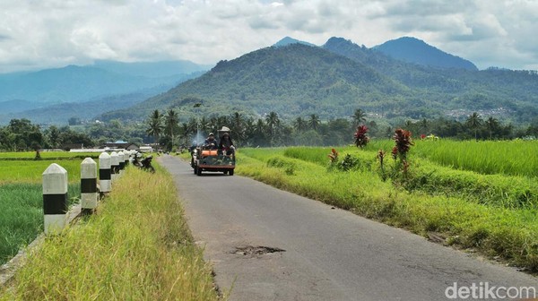Jalur Syahdu Blitar-Batu Via Pujon, Setiap Menoleh Isinya Lukisan Alam