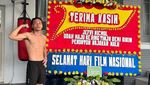 Ikut Demo, Jefri Nichol Juga Tak Malu Makan di Kaki Lima