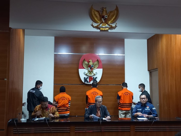 KPK gelar rilis penangkapan Bupati Kepulauan Meranti Muhammad Adil.