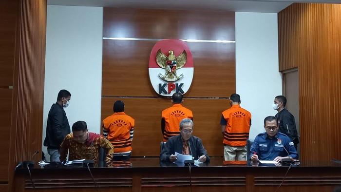 Terima Suap dari Bupati Meranti, Auditor BPK jadi Tersangka