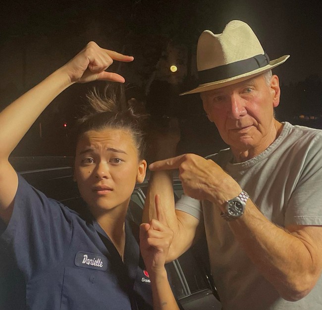 Tentu saja beradu akting dengan aktor selegendaris Harrison Ford menjadi pengalaman tak terlupakan bagi Lukita. Tak butuh waktu yang lama bagi Lukita untuk menemukan chemistry dengan bintang Indiana Jones itu. Energi dari kamu berdua terus menyala-nyala. Kami bisa dengan mudahnya berimprovisasi selama lima menit saat pengambilan gambar, kata Lukita. (Foto: Instagram/@lukita)