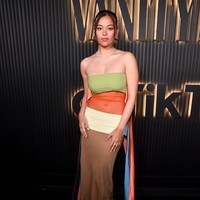 Tiba-tiba semuanya berubah, dari tempat yang multikultur menjadi sebaliknya di mana orang-orang mengatakan saya berbeda. Aku tidak pernah menyadarinya karena perbedaan menjadi sesuatu yang dirayakan di tempat asalku, ungkap Lukita dalam sebuah wawancara dengan Vogue Singapura pada Januari 2023. (Foto: Alberto Rodriguez/Variety via Getty Images)