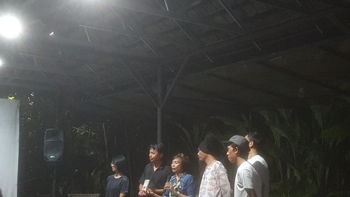 Made Mawut bedah video musik Tabir Kelam di Taman Baca Kesiman, Denpasar, Jumat (7/4/2023).