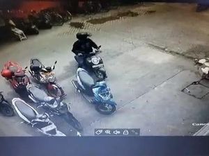 Pria Surabaya yang Larikan HP-Motor Perempuan yang Dikencaninya Tertangkap