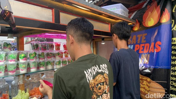 Penjual es buah di Jatinangor.