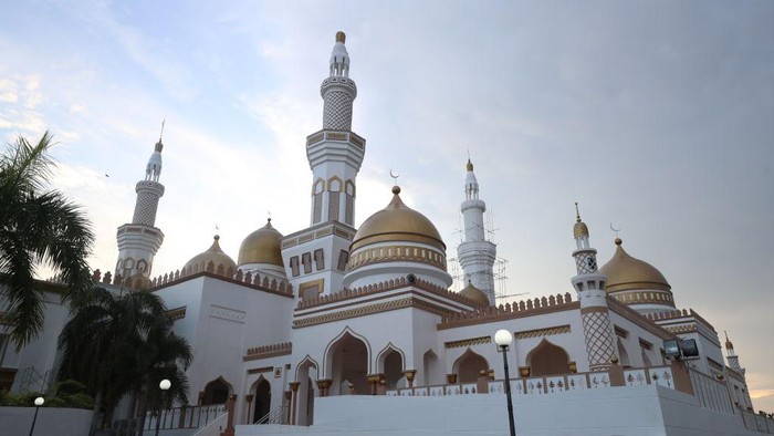 COTABATO CITY, PHILIPPINES - MARCH 10: A view of Sultan Haji Hassanal Bolkiah Mosque also known as the Grand Mosque of Cotabato, which is the second largest mosque in the Philippines with the capacity of 15,000 people, in Cotabato City, Philippines on March 10, 2023. The Bolkiah mosque is located in Barangay Kalanganan II in Cotabato City. It is also the third largest mosque in Southeast Asia after the Istiqlal Mosque of Indonesia and the Marawi Grand Mosque. (Photo by Benyamen Cabuntalan/Anadolu Agency via Getty Images)
