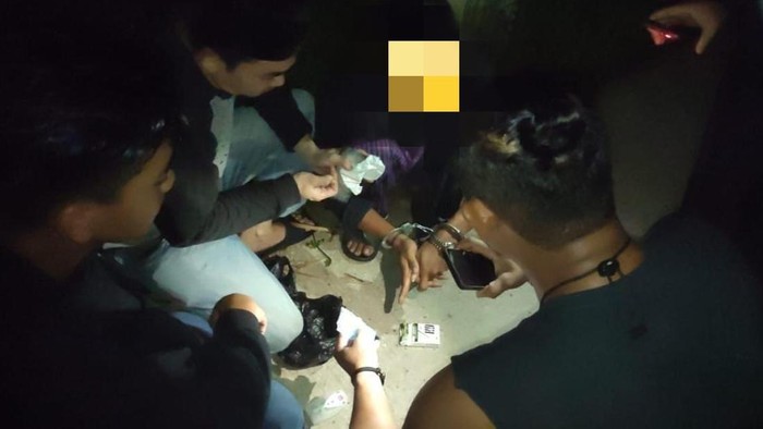 PT (17) saat ditangkap Satres Narkoba Polres Bintan.(Dok Polres Bintan)