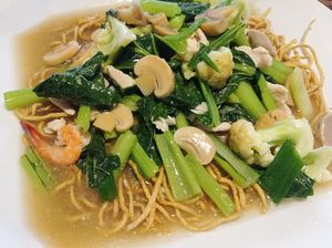 Resep I Fu Mie Siram Sayuran yang Renyah Segar dan Gurih Kuahnya