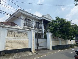 Penampakan Rumah Mewah WNA Penipu Internasional yang Ditangkap di Jaktim