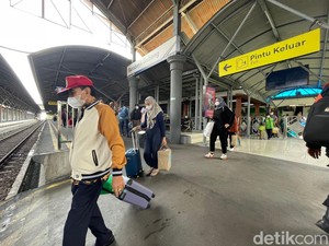 33.025 Orang Bepergian Naik KA di Daop 8 Surabaya Saat Long Weekend