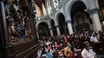 Suasana Khidmat Jumat Agung di Gereja Katedral Jakarta