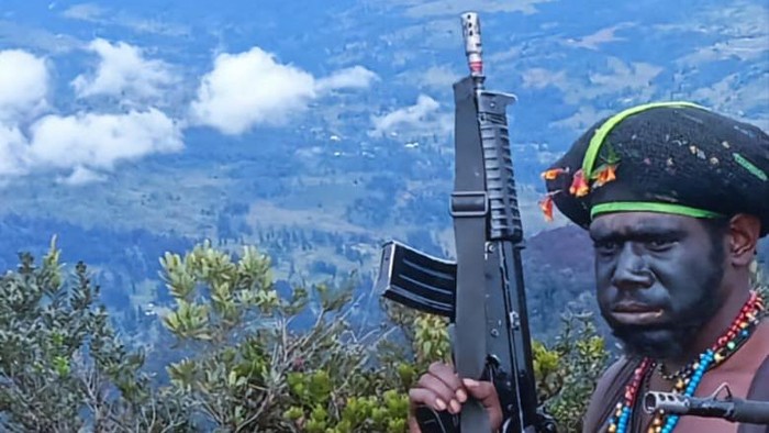 Tampang anggota KKB pimpinan Pilatus Walker berinisial YM.