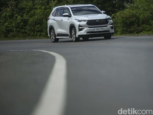 Naik hingga Rp 8 Jutaan, Simak Harga Terbaru Kijang Innova Zenix Hybrid