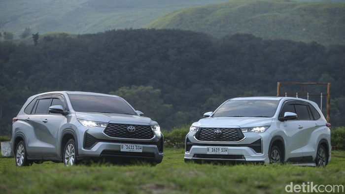 Pulau Sumatera memiliki beberapa jalan dan berbukit. Jalan menantang itu dilintasi dengan mudah oleh Toyota Kijang Innova Zenix dari Jakarta hingga Sabang. Begini potretnya.