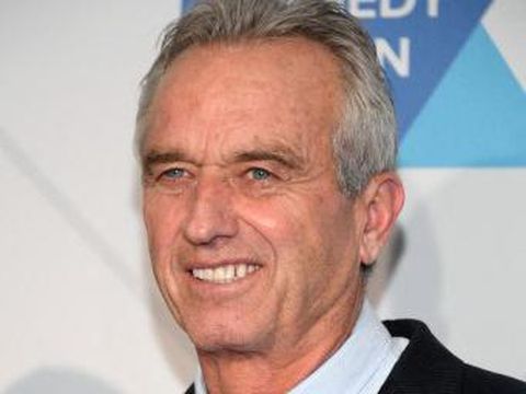 NEW YORK, NEW YORK - DECEMBER 12: Robert F. Kennedy Jr. arrives at the RFK Ripple of Hope Awards at New York Hilton Midtown on December 12, 2019 in New York City.   Dia Dipasupil/Getty Images/AFP (Photo by Dia Dipasupil / GETTY IMAGES NORTH AMERICA / Getty Images via AFP)