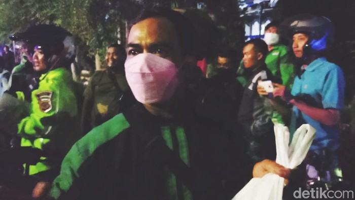 Yadim driver ojol di Subang yang mengais rezeki hingga dini hari