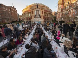 Suasana Bukber Umat Muslim di London
