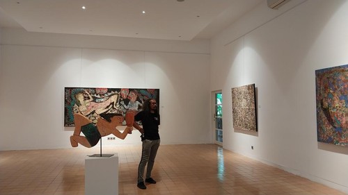 AA Ngurah Paramartha menyelenggarakan pameran tunggal  dengan judul “Kadaut”.