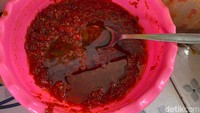 Selain rasa pindangnya yang enak, racikan sambal merah khas Mbok War ini juga bikin nafsu makan bertambah. Yuk mampir! Foto: detikFood