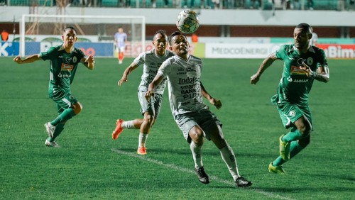 Bali United kembali menelan kekalahan saat menghadapi PSS Sleman di Stadion Maguwoharjo, Sleman, pada Jumat (7/4/2023) malam. Laga berakhir dengan skor 2-0 untuk kemenangan PSS Sleman.