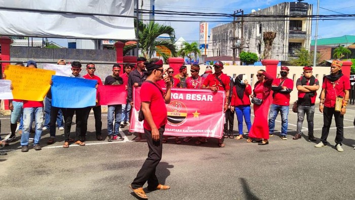 Demo di Polres Tarakan.