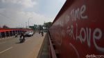 Duh, Jembatan Merah Bekasi Dipenuhi Vandalisme