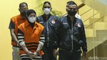 Fix Tersangka! Bupati Meranti Langsung Berompi Oranye