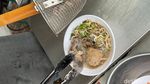 Gurih Segar! Bakso Kaldu Rempah dengan Topping Brisket di Cinere