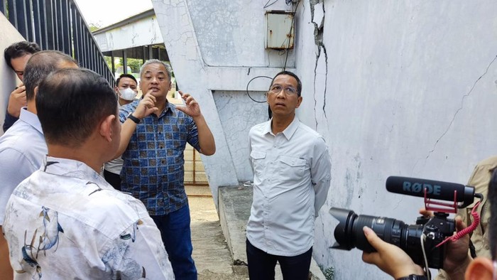 Heru Budi Cek RPTRA Kalijodo, Perintahkan Anak Buah Segera Perbaiki