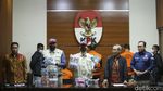 Ini Tumpukan Duit Miliaran Rupiah Hasil Barbuk Bupati Meranti