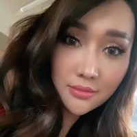 Habis Gelap terbitlah Terang … Sometimes, the difficulty should you feel first before the perfect happiness comes to you, tulisnya di Instagram. selagi menampilkan gaya riasannya yang lama.Foto: Instagram