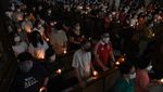 Suasana Khidmat Misa Malam Paskah di Gereja Katedral Jakarta