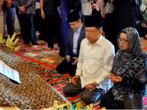 Momen JK hingga Firli Melayat ke Rumah Duka Istri Wakapolri