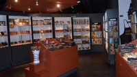 Selain terkenal sebagai kota mode, Paris juga populer dengan pendidikan kulinernya. Salah satunya adalah tentang pengolahan cokelat yang terkenal. Foto: dok. Musée du chocolat