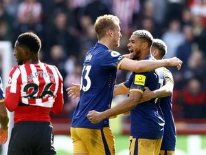 Newcastle Kalahkan Brentford 2-1, Geser MU dari Posisi 3