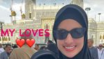8 Gaya Nia Ramadhani Berhijab Saat Umrah yang Jadi Sorotan