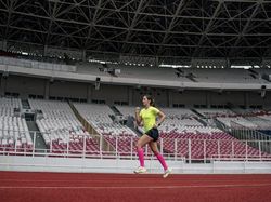 Pantes Body Goal! 5 Potret Nia Ramadhani Jajal Olahraga dari Nge-gym sampai Lari