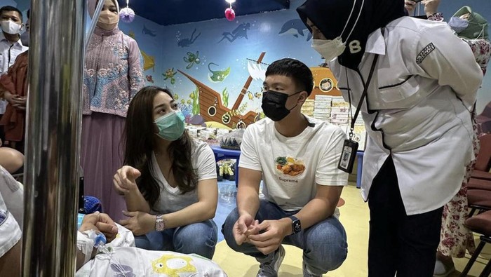 Bikin Netizen Terenyuh, Nikita Willy Rayakan Ulang Tahun Anak di RS Kanker