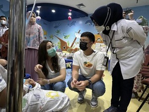 Bikin Netizen Terenyuh, Nikita Willy Rayakan Ulang Tahun Anak di RS Kanker