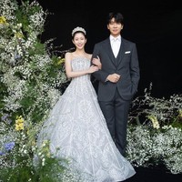 Pernikahan Lee Seung Gi dan Lee Da In kini disebut-sebut acara penghargaan karena bertabur bintang kenamaan. Seperti Cha Eun Woo, Han Hyo Joo, Yoo Yeon Seok, dan Lee Dong Wook. Foto: Instagram