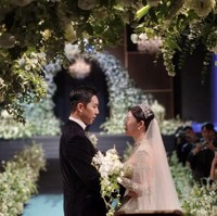 Hubungan Lee Seung Gi dan Lee Da In terungkap kepada publik pada Mei 2021. Keduanya memutuskan untuk menikah setelah dua tahun berpacaran. Foto: Instagram