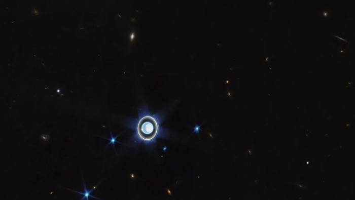 NASA merilis gambar Planet Uranus paling jelas, termasuk penampakan cincinya.