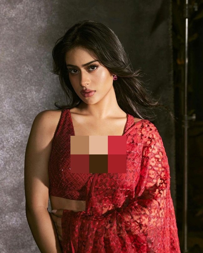 Nysa Devgn menyelesaikan pendidikan dasar hingga sekolah menengah di Mumbai, India. Dia kemudian melanjutkan pendidikan ke Singapura. Dia belajar di United World College of South East Asia, Singapura.  Foto: Dok. Instagram @nysadevganx