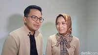 Sahrul Gunawan menjelaskan Dine juga aktif di dunia politik dan menjadi kader partai Demokrat. Dalam bio di Instagramnya, Dine menuliskan dirinya menjabat sebagai Wakil ketua Partai Demokrat DPD Jabar. Foto: Ahsan/detikHOT